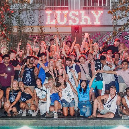 Lushy Hostel Canggu Eksteriør billede
